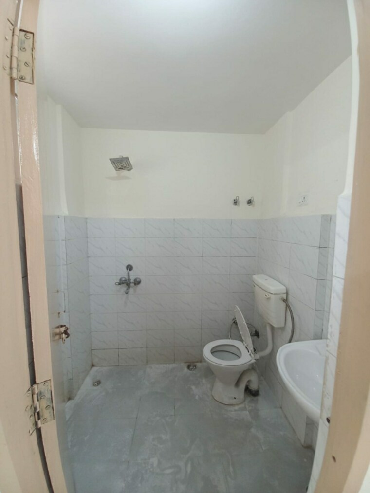 Bathroom, ninex-rmg-residency 2 Bedroom 700 Sq.Ft. Apartment In Sector 37c Gurgaon 9300409