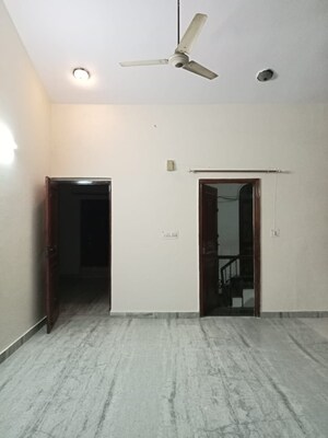 Room in 3 BHK Independent House at Sector 16 – for Rent