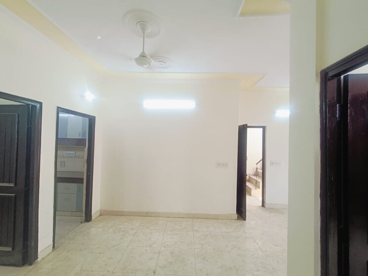 Room, green fields colony 4 Bedroom 2430 Sq.Ft. Builder Floor In Green Fields Colony Faridabad 9300447