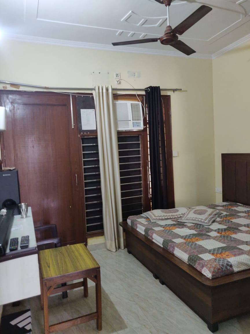 2 BHK Builder Floor For Rent in Sector 78