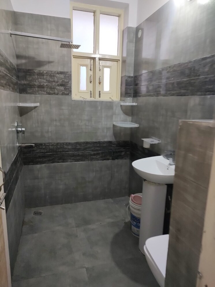 Bathroom, nk-savitry-enclave 3 Bedroom 2200 Sq.Ft. Builder Floor In Vip Road Zirakpur 9300485