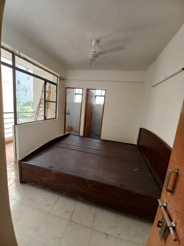 Room in 1 BHK Apartment at Ninex RMG Residency, Sector 37c – for Rent