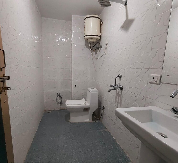 Bathroom, palm-residency-chhatarpur 2 Bedroom 850 Sq.Ft. Builder Floor In Chattarpur Delhi 9300536