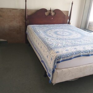 Bedroom in 2 BHK Apartment at Greenfields CHS, Lokhandwala Complex – for Rent