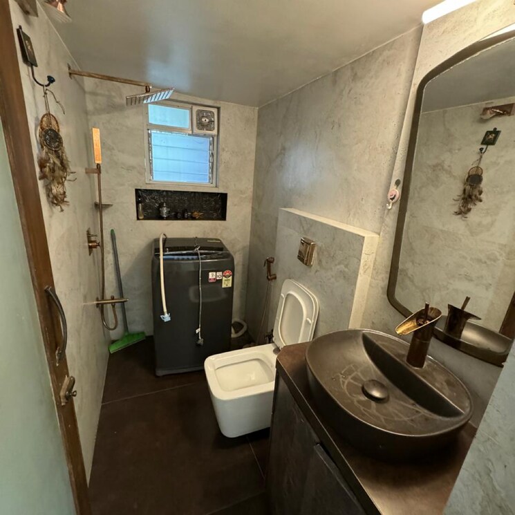 Bathroom, shree-sundaram 3 Bedroom 1050 Sq.Ft. Apartment In Versova Mumbai 9300554