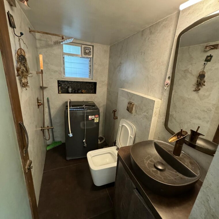 Bathroom, shree-sundaram 3 Bedroom 1050 Sq.Ft. Apartment In Versova Mumbai 9300554