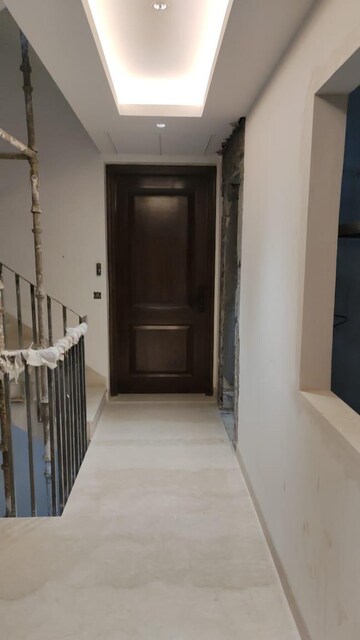 Building Lobby in 3 BHK Builder Floor at Central Park The Orchard, Sohna Sector 33 – for Sale
