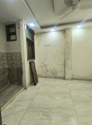 Building Lobby in 2 BHK Builder Floor at Govindpuri – for Rent