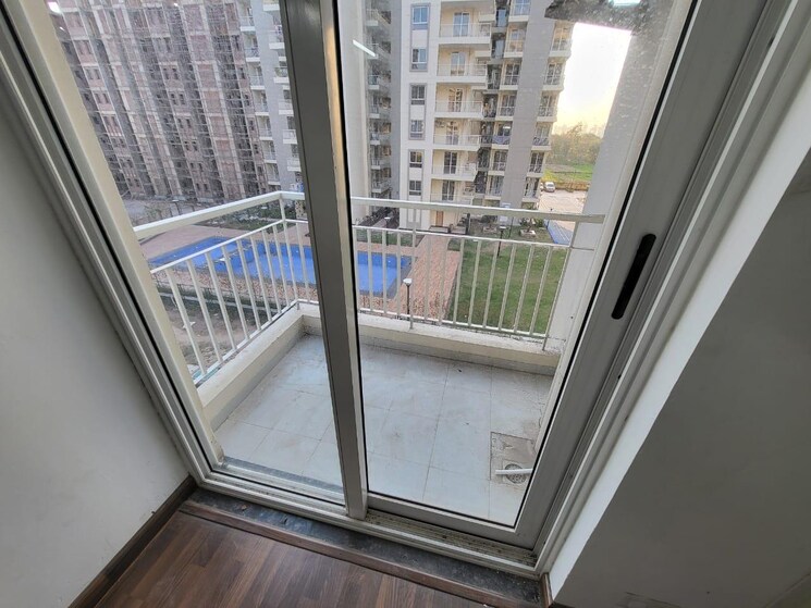 Balcony, international airport road 2 Bedroom 1250 Sq.Ft. Apartment In International Airport Road Zirakpur 9300620