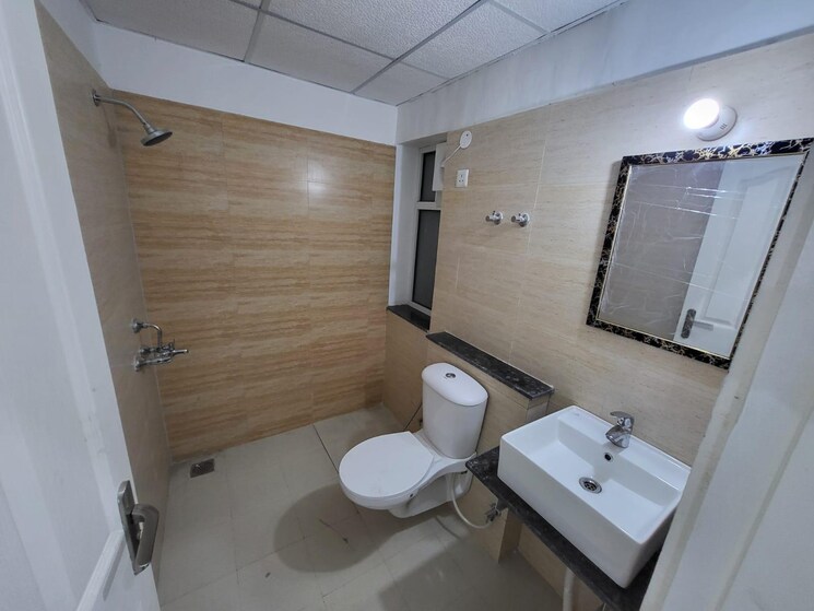 Attached Bathroom, international airport road 2 Bedroom 1250 Sq.Ft. Apartment In International Airport Road Zirakpur 9300620