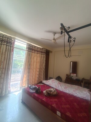 Furnished Amenities in 3.5 BHK Builder Floor at Malviya Nagar – for Rent