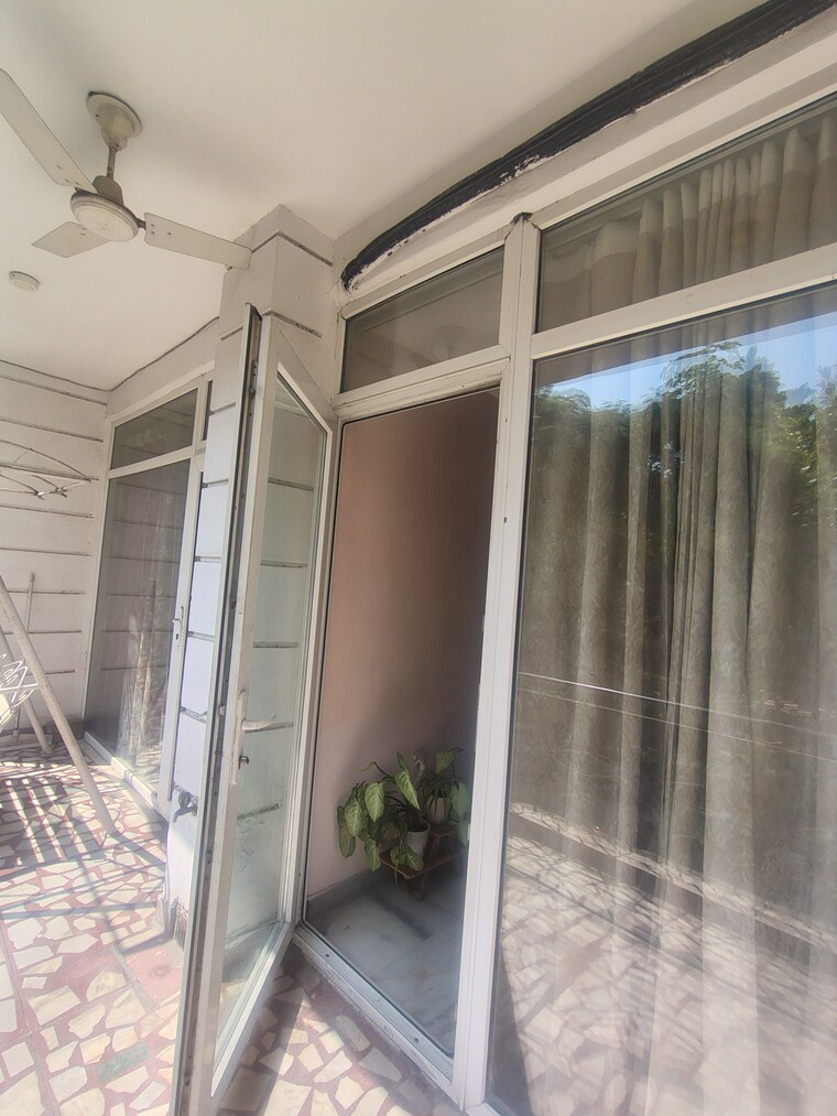 undefined, malviya nagar 3.5 Bedroom 2700 Sq.Ft. Builder Floor In Malviya Nagar Delhi 9300633