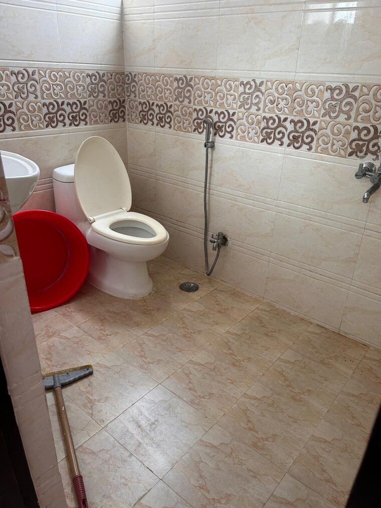 Bathroom, gomti nagar 2 Bedroom 1200 Sq.Ft. Apartment In Gomti Nagar Lucknow 9300647