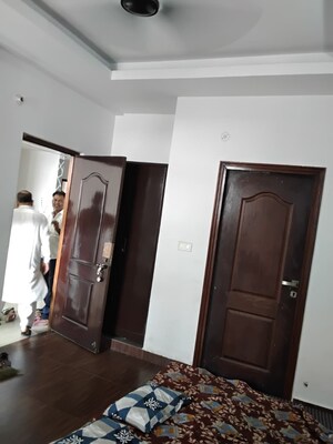 Living Room in 2 BHK Apartment at Gomti Nagar – for Rent