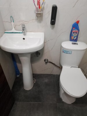 Attached Bathroom in 3 BHK Apartment at Patiala Road – for Rent