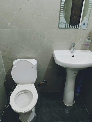 Bathroom in 3 BHK Apartment at Patiala Road – for Rent