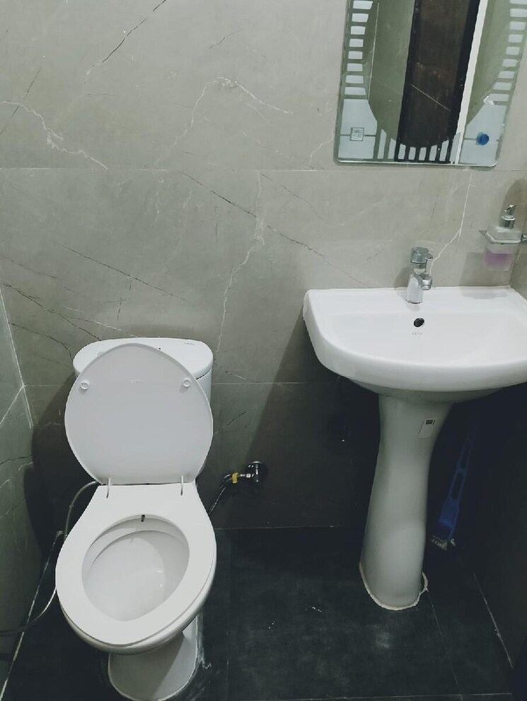 Bathroom, patiala road 3 Bedroom 1450 Sq.Ft. Apartment In Patiala Road Zirakpur 9300643