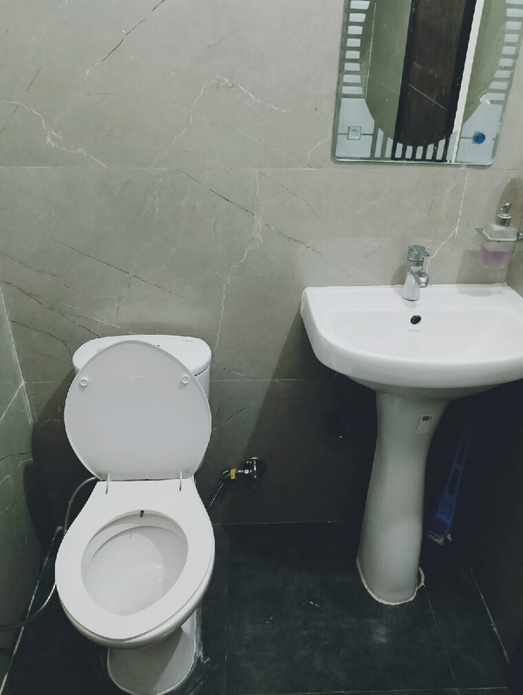 Bathroom, patiala road 3 Bedroom 1450 Sq.Ft. Apartment In Patiala Road Zirakpur 9300643