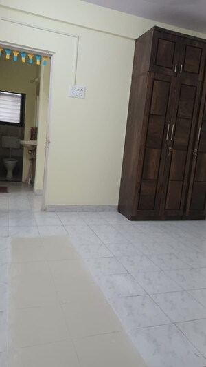 Room in  Office Space at Kalyan West – for Rent