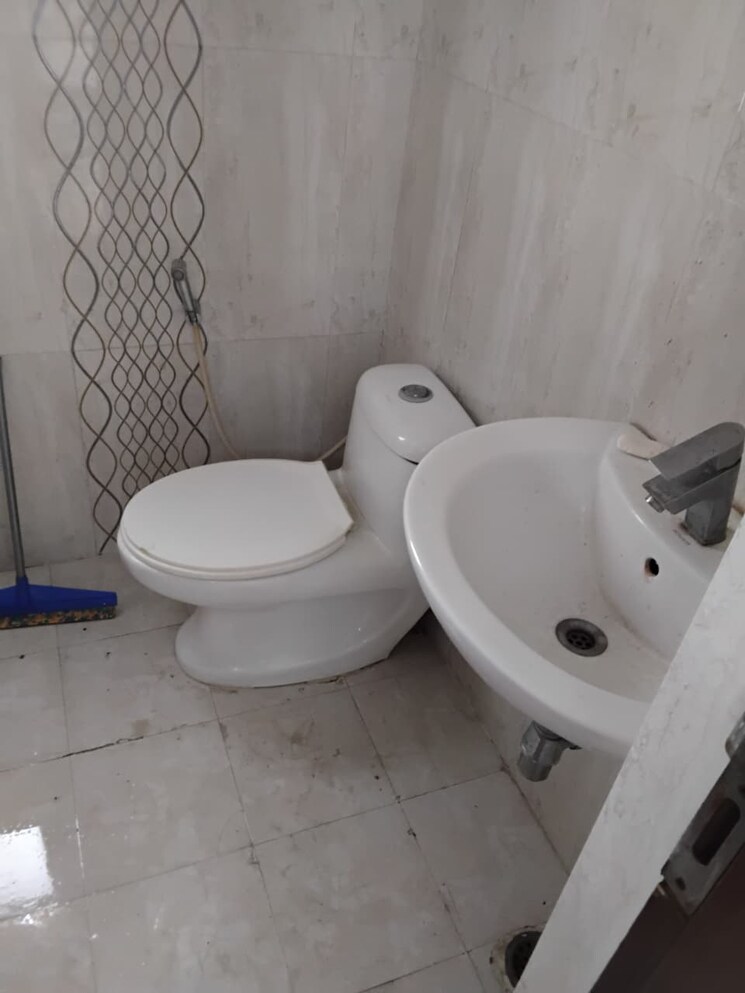 Bathroom, faizabad road 3 Bedroom 1600 Sq.Ft. Apartment In Faizabad Road Lucknow 9300672