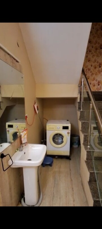 Furnished Amenities in 3 BHK Independent House at Sahastradhara Road – for Rent