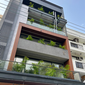 Balcony in 3 BHK Builder Floor at Defence Colony – for Rent