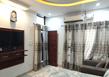 Building Lobby in 3 BHK Builder Floor at Sector 7 – for Rent