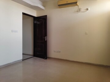 Room in 4 BHK Apartment at K World Royal Court, Sector 39 – for Rent