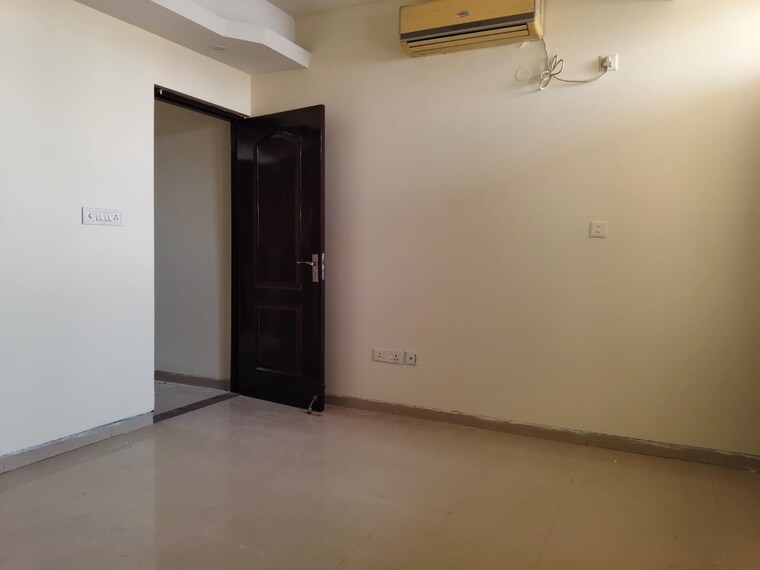 Room, k-world-royal-court 4 Bedroom 3400 Sq.Ft. Apartment In Sector 39 Gurgaon 9300691