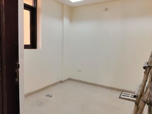 Room in 4 BHK Apartment at K World Royal Court, Sector 39 – for Rent