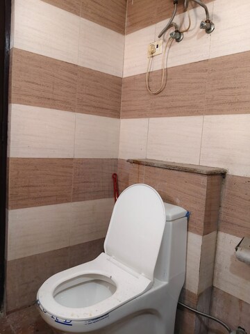 Bathroom in 4 BHK Apartment at K World Royal Court, Sector 39 – for Rent