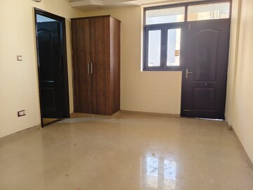 Room in 4 BHK Apartment at K World Royal Court, Sector 39 – for Rent