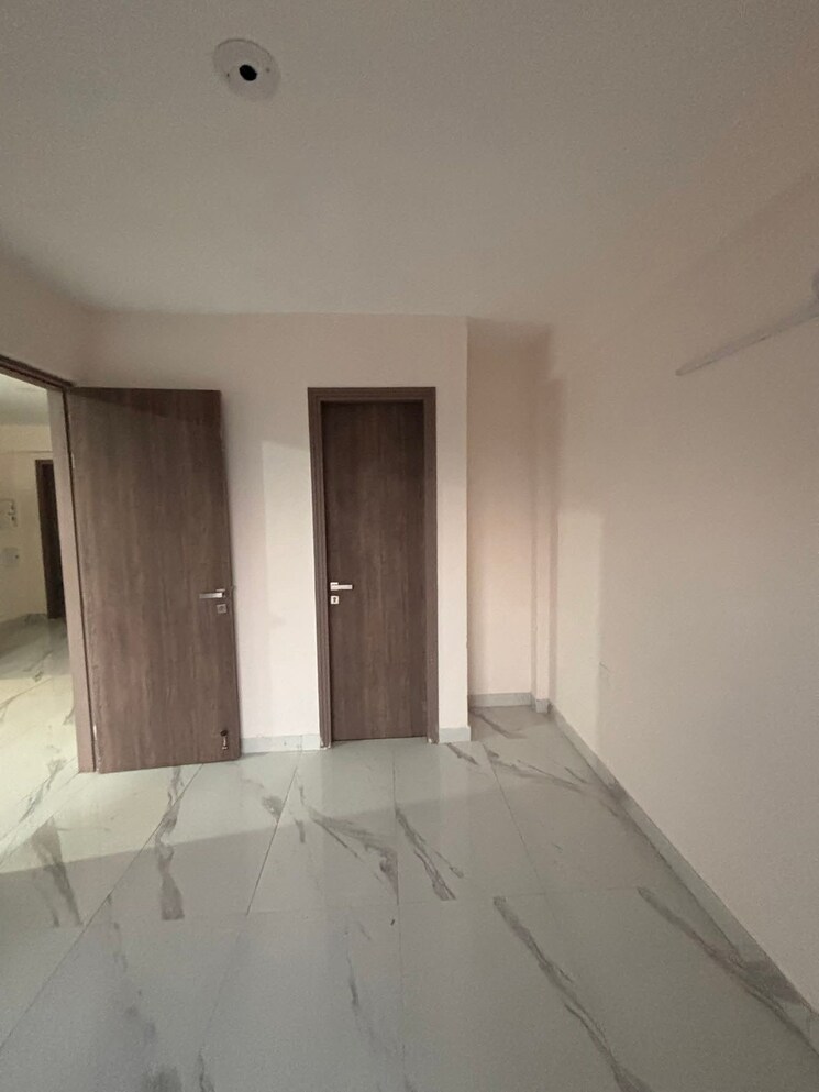 undefined, smart-world-gems 2.5 Bedroom 1150 Sq.Ft. Apartment In Sector 89 Gurgaon 9300779