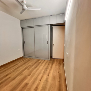 Room in 3 BHK Apartment at Signature Global City, Sector 37d – for Sale