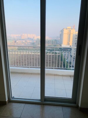 Room in 3 BHK Apartment at International Airport Road – for Rent