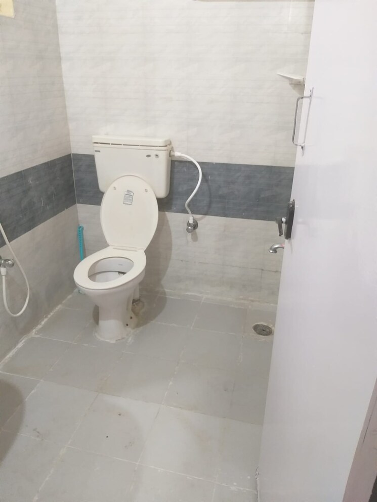 Bathroom, paras-maitri 2 Bedroom 960 Sq.Ft. Apartment In Electronic City Bangalore 9300778