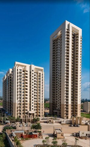 4 BHK Apartment For Sale in DLF The Primus, Sector 82a