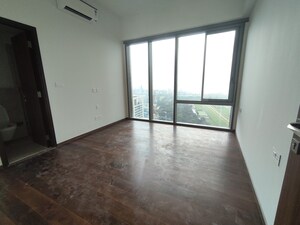 Room in 2 BHK Apartment at Lodha The Park, Worli – for Rent