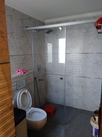 Bathroom in 3 BHK Apartment at Unitech Uniworld Gardens 2, Sector 47 – for Rent