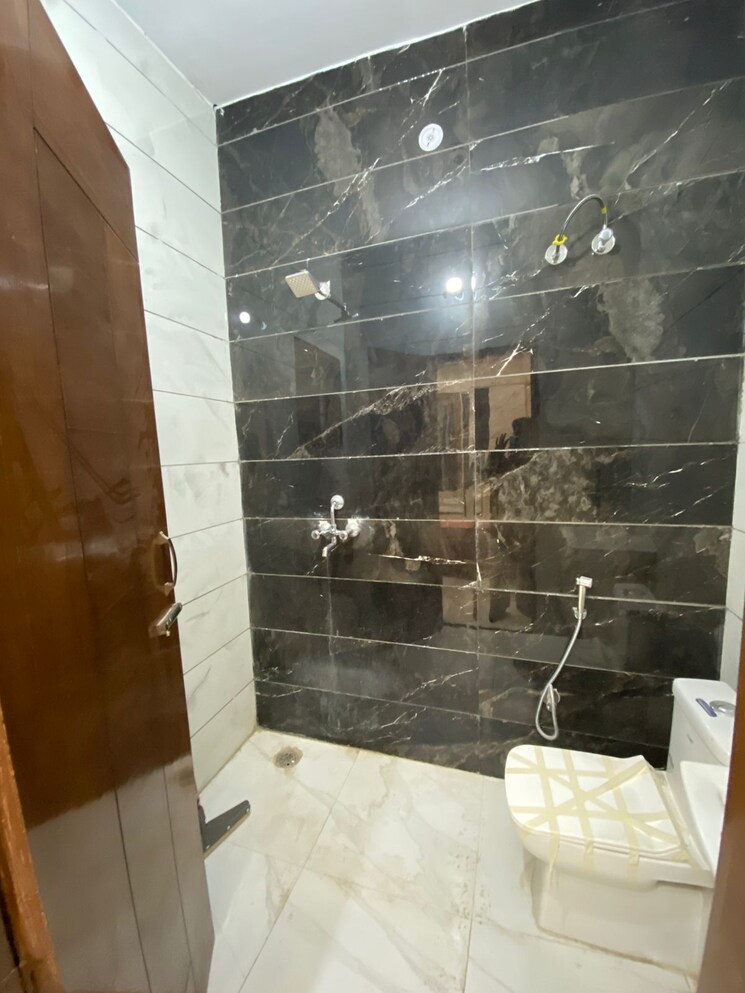 Attached Bathroom, ambala highway 1 Bedroom 900 Sq.Ft. Apartment In Ambala Highway Zirakpur 9300844