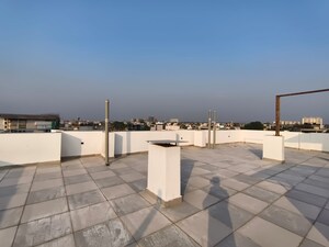 Team Area in 3 BHK Builder Floor at SS Mayfield Gardens, Sector 51 – for Rent