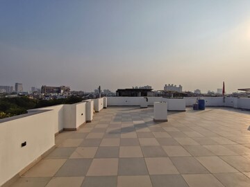 Swimming Pool in 3 BHK Builder Floor at SS Mayfield Gardens, Sector 51 – for Rent