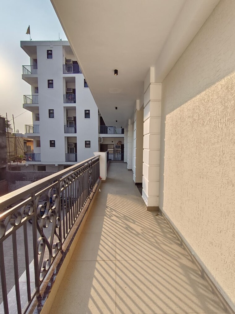 Balcony, ss-mayfield-gardens 3 Bedroom 2259 Sq.Ft. Builder Floor In Sector 51 Gurgaon 9300836