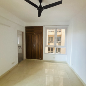 Room in 3 BHK Apartment at Tulip White, Sector 69 – for Rent