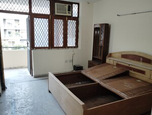 Bedroom in 1 BHK Builder Floor at Sector 56 – for Rent
