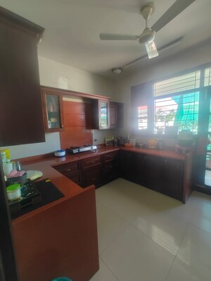 Living Room in 3 BHK Builder Floor at Sector 33 – for Rent