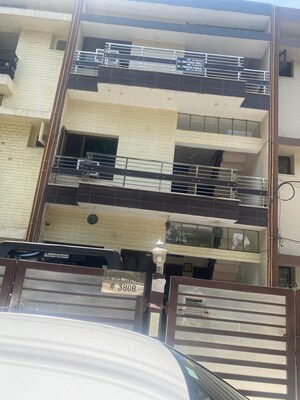 2 BHK Builder Floor For Rent in Sector 32