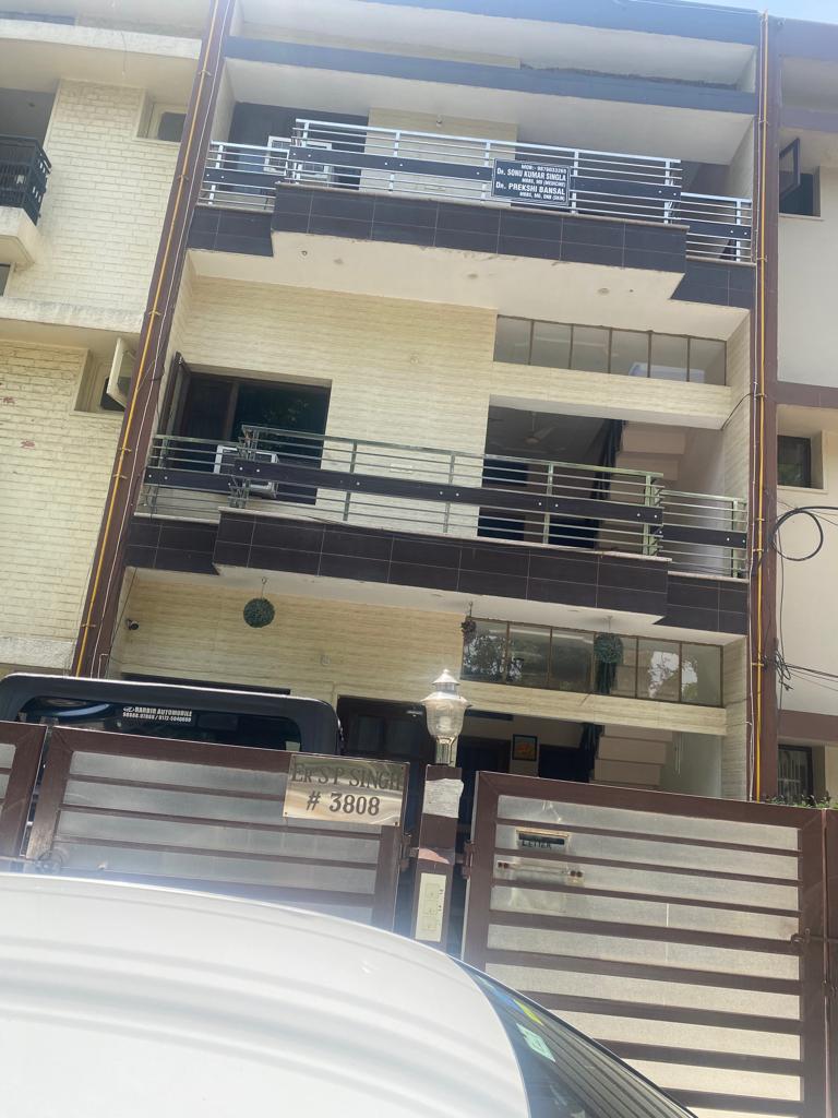 2 BHK + Servant Room Builder Floor For Rent in Sector 32