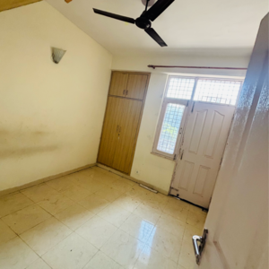 Room in 3 BHK Apartment at Tulip Orange, Sector 70 – for Rent
