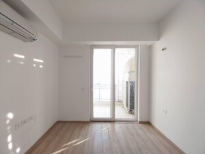 Room in 3.5 BHK Apartment at DLF The Ultima, Sector 81 – for Sale